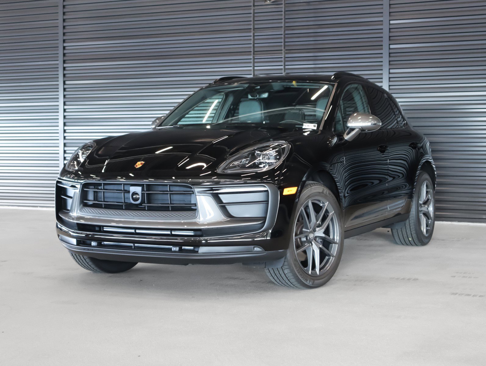 2025 Porsche Macan T
