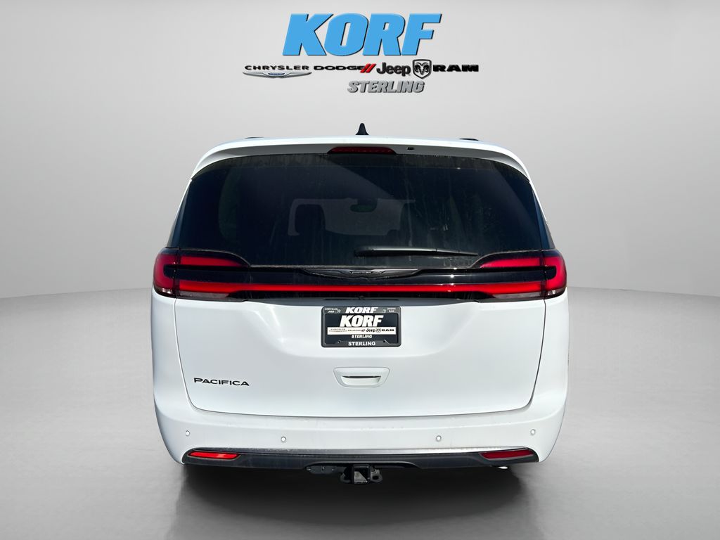 2024 Chrysler Pacifica Touring L photo 6