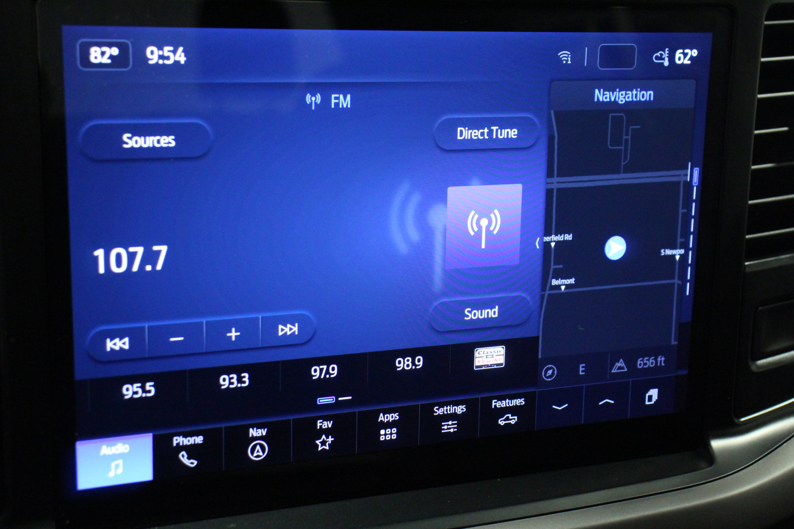 2024 Ford F-150 Lightning XLT photo 16