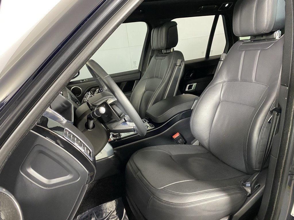 2020 Land Rover Range Rover HSE photo 21