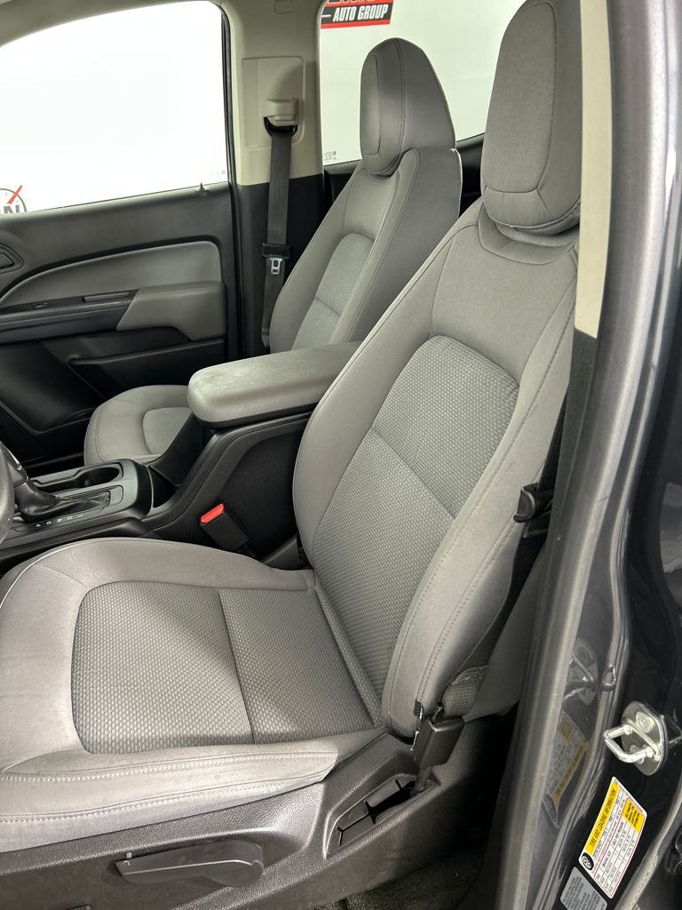 2017 Chevrolet Colorado Work Truck photo 2