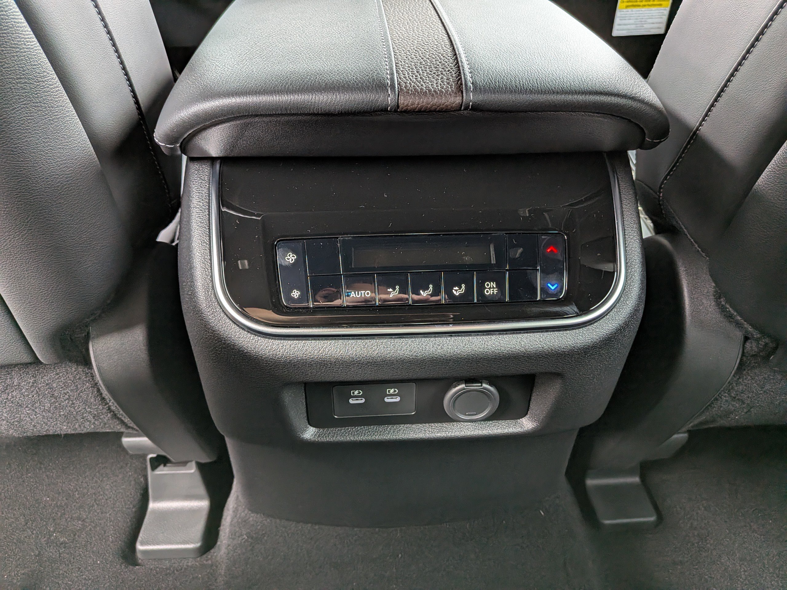 2026 Nissan Armada SL photo 8