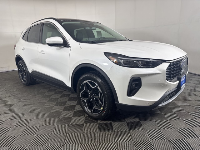 2026 Ford Escape Platinum's photo