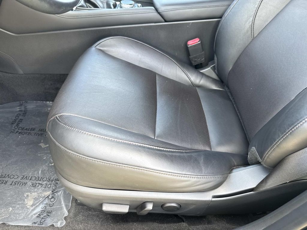 2023 Mazda Mazda3 2.5 s Premium photo 23