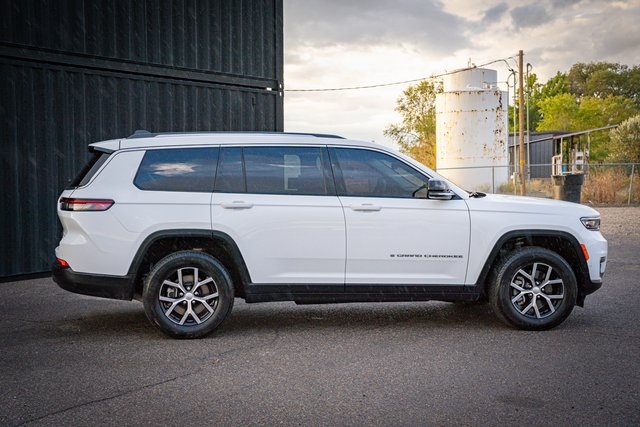2023 Jeep Grand Cherokee Limited photo 4