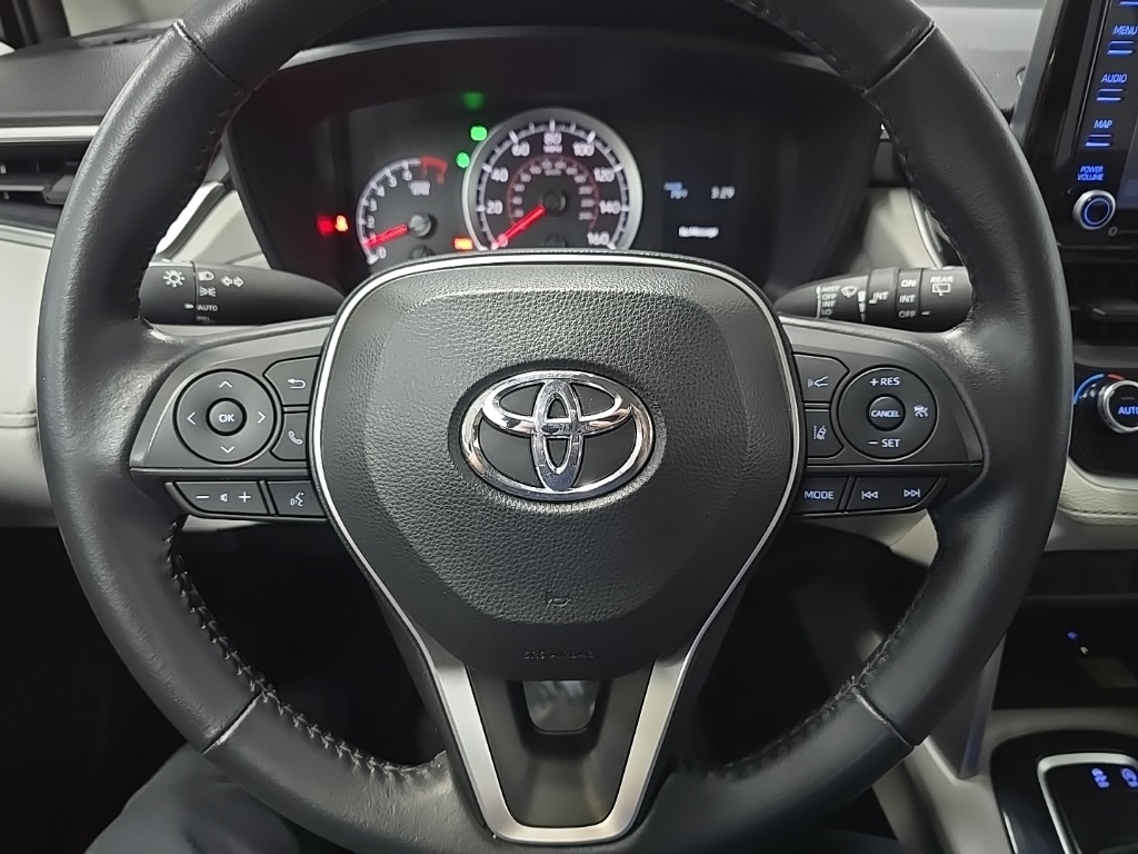 2022 Toyota Corolla Cross LE photo 17