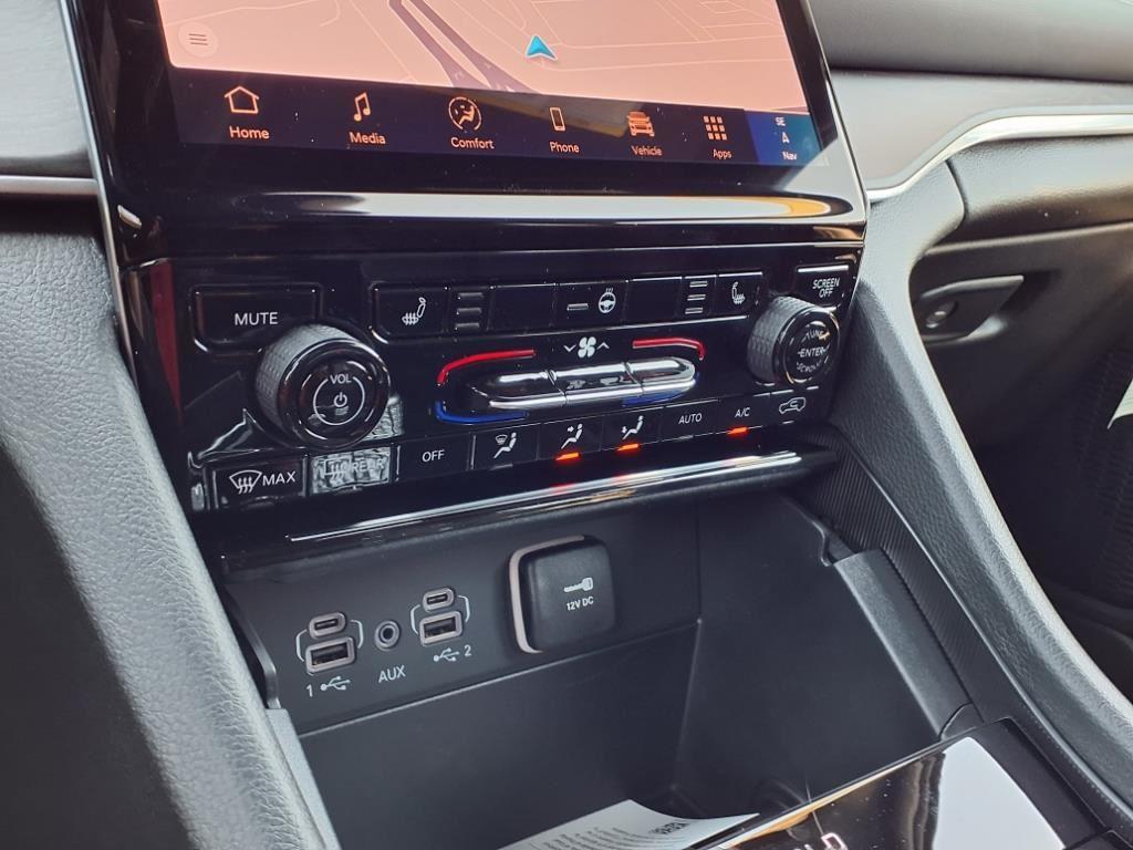 2025 Jeep Grand Cherokee Limited photo 4