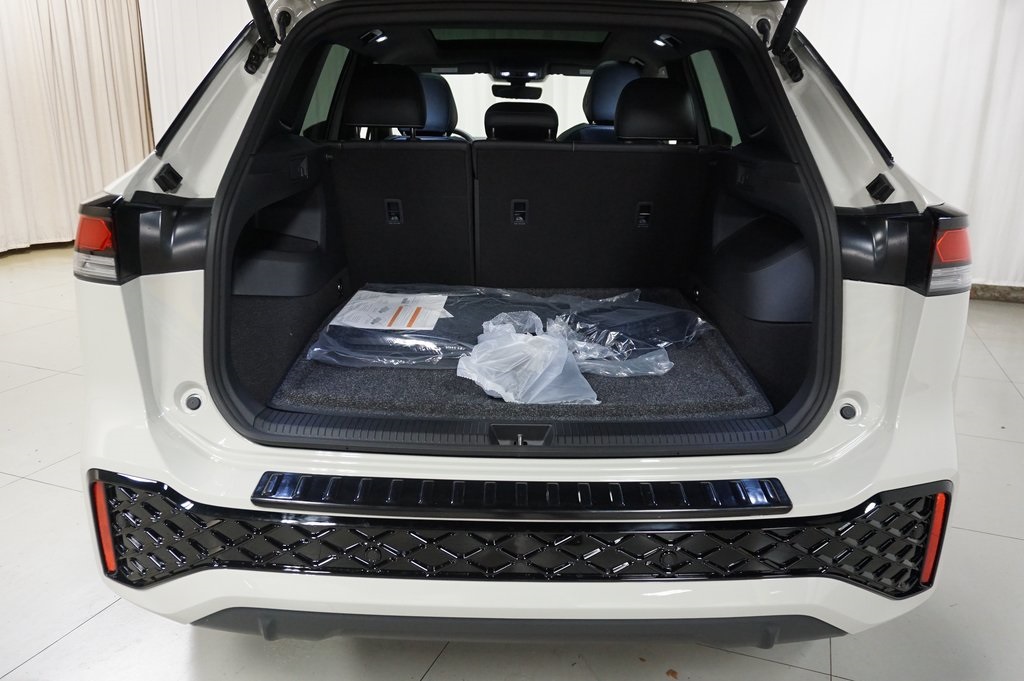 2025 Volkswagen Tiguan SE R-Line Black photo 23