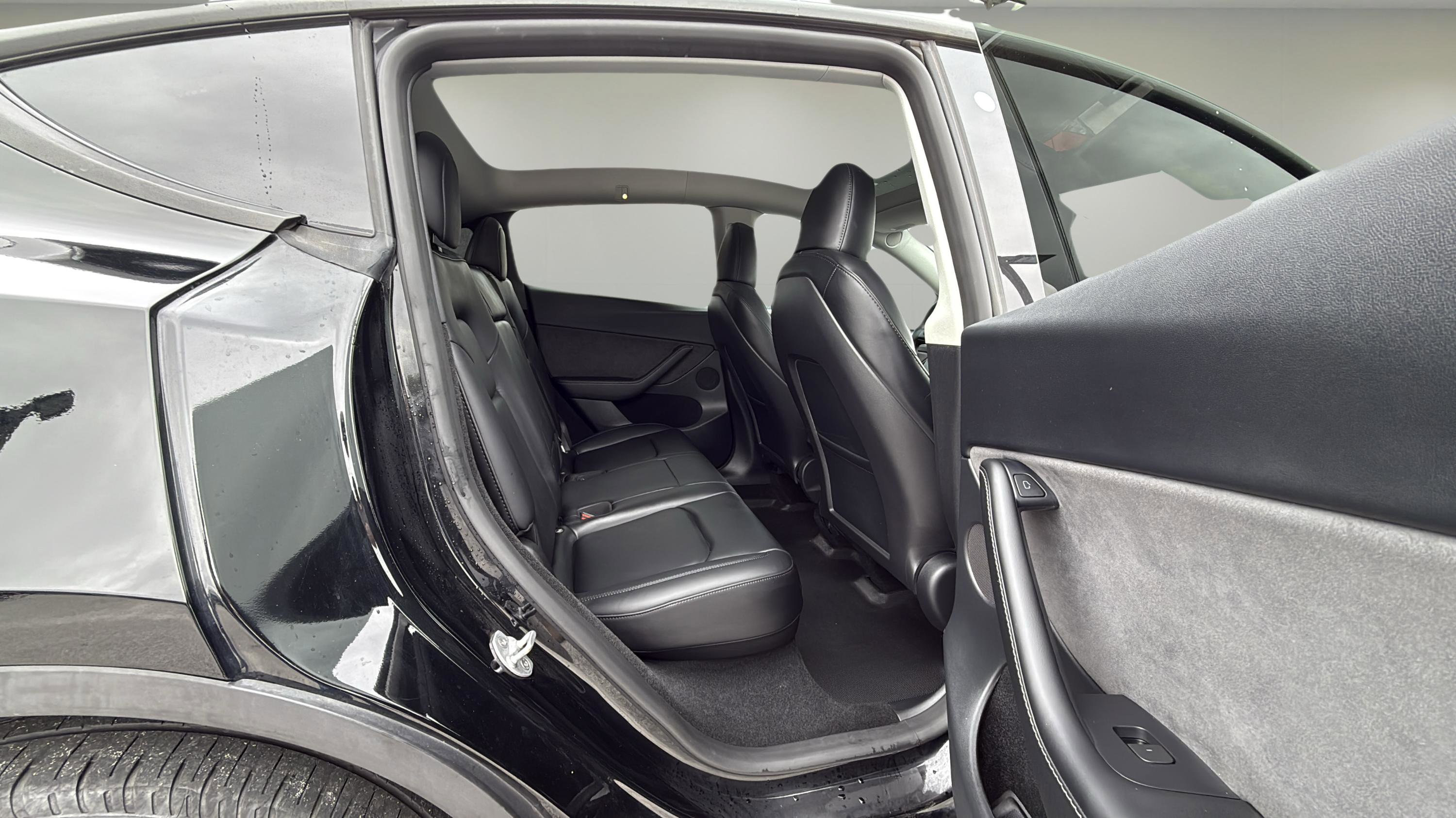 2023 Tesla Model Y photo 14