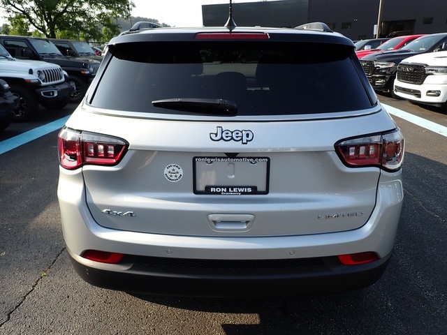 2025 Jeep Compass Limited photo 2