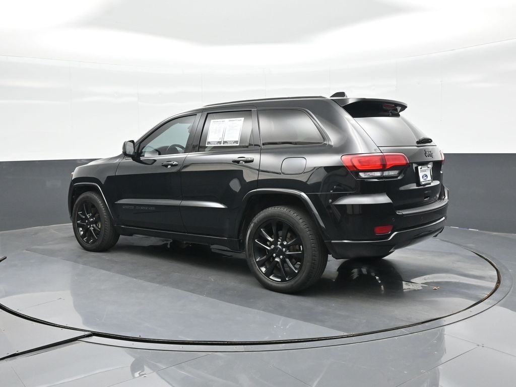 2021 Jeep Grand Cherokee Laredo X photo 2