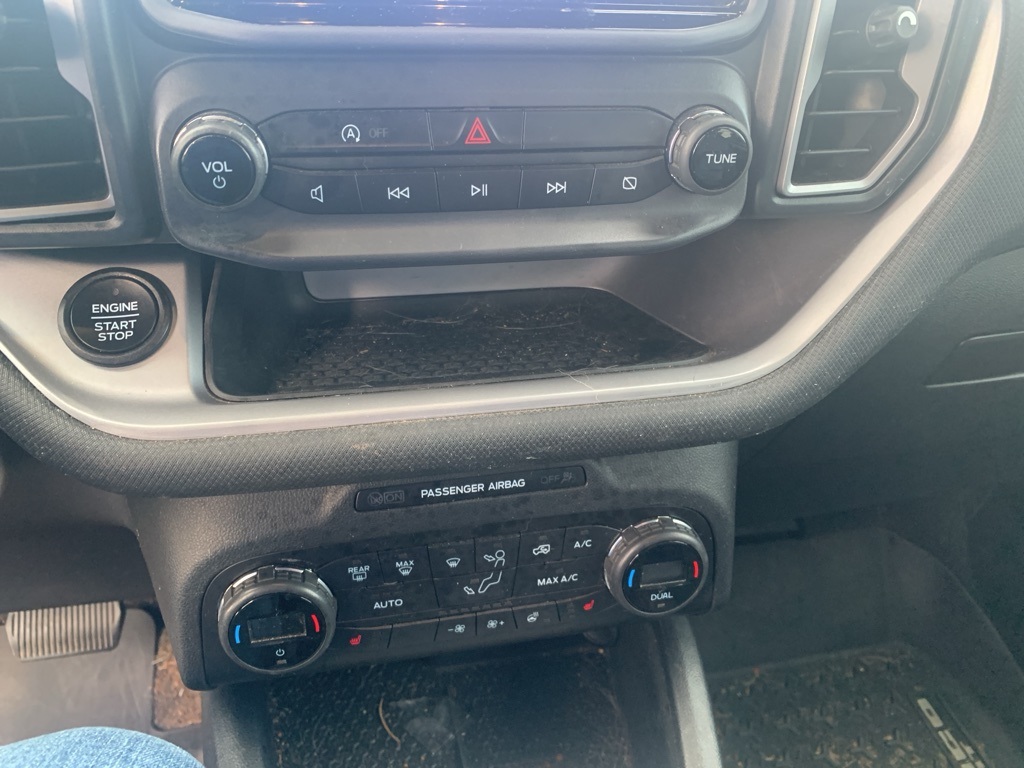 2021 Ford Bronco Sport Outer Banks photo 2
