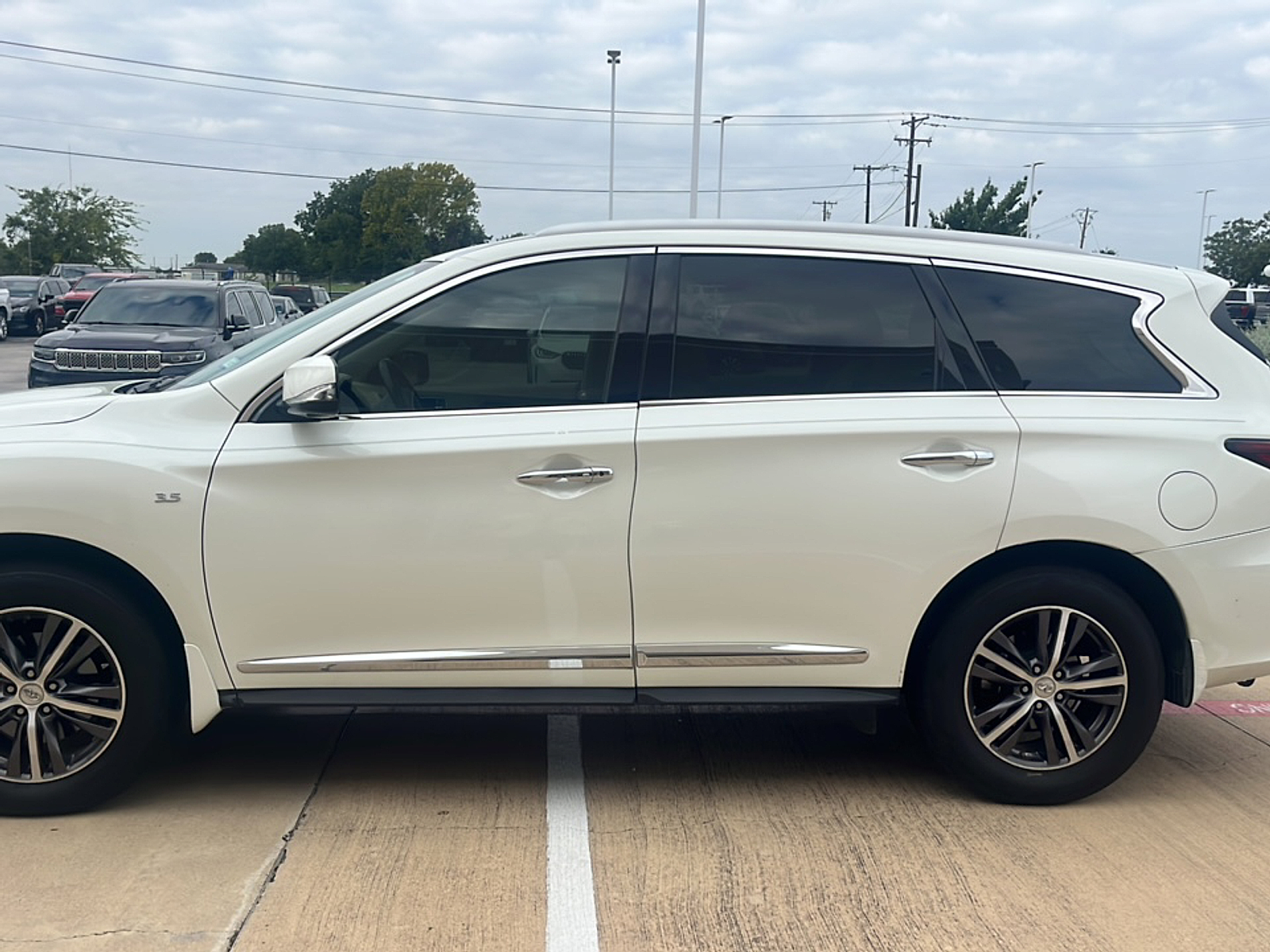 2019 Infiniti QX60 Luxe photo 4