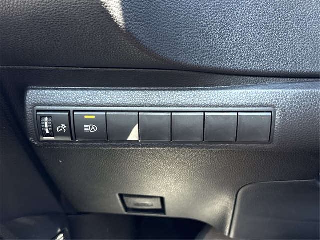 2025 Toyota Corolla LE photo 16