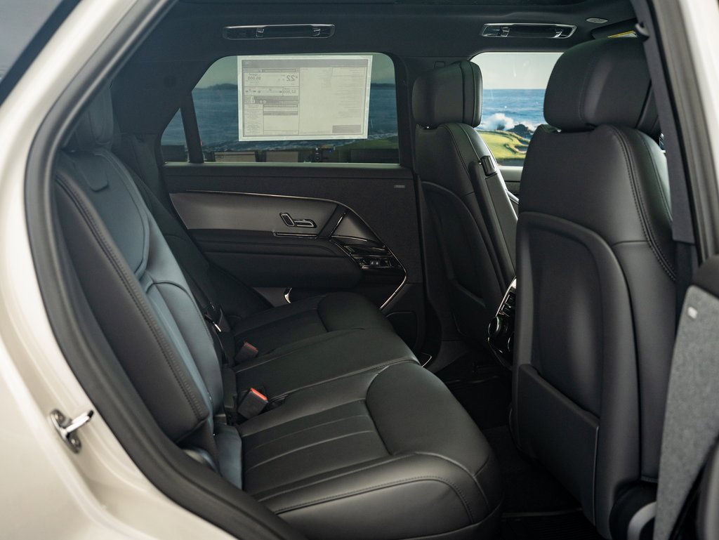 2025 Land Rover Range Rover Sport SE photo 32