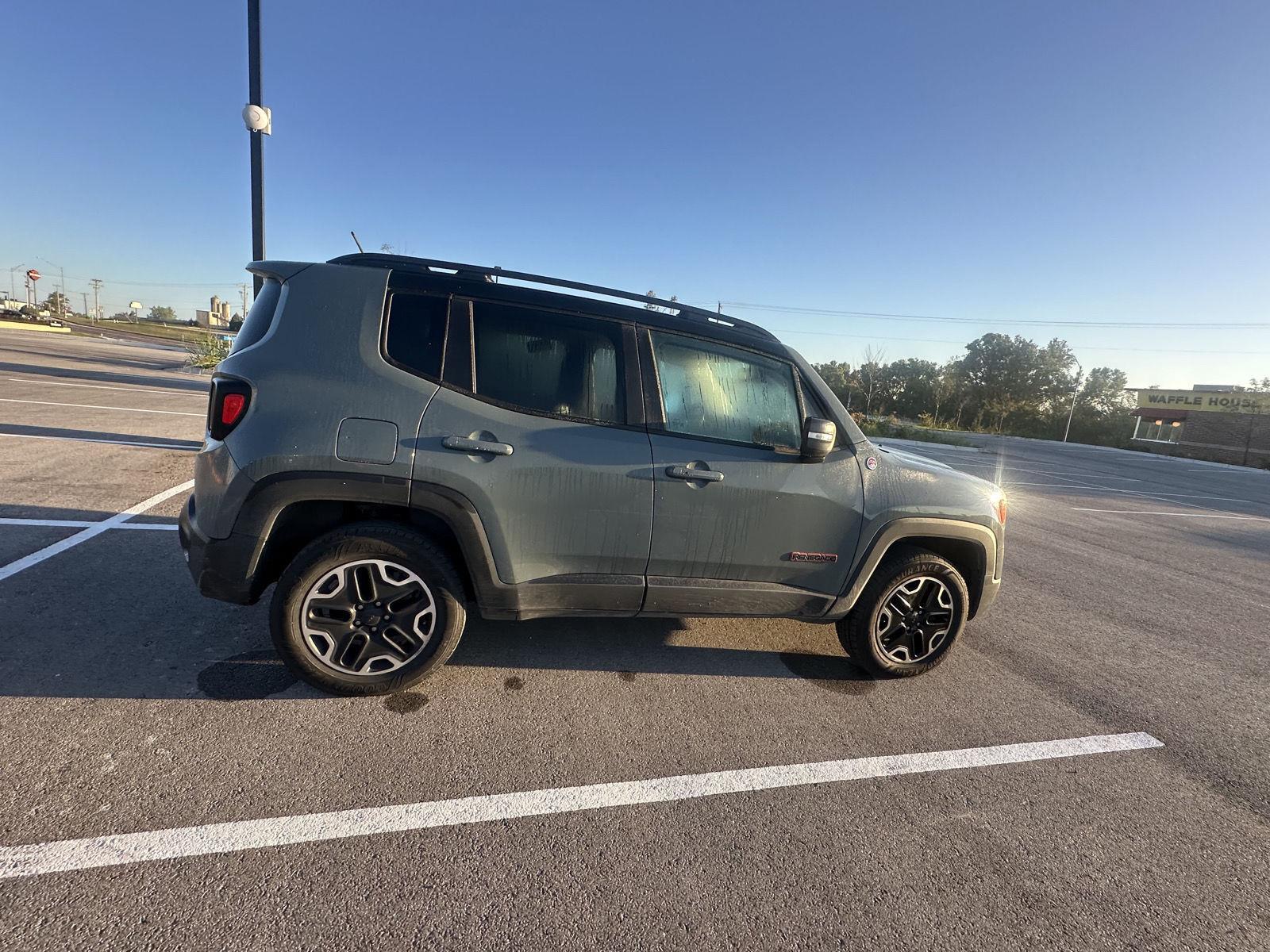 2016 Jeep Renegade Trailhawk photo 4
