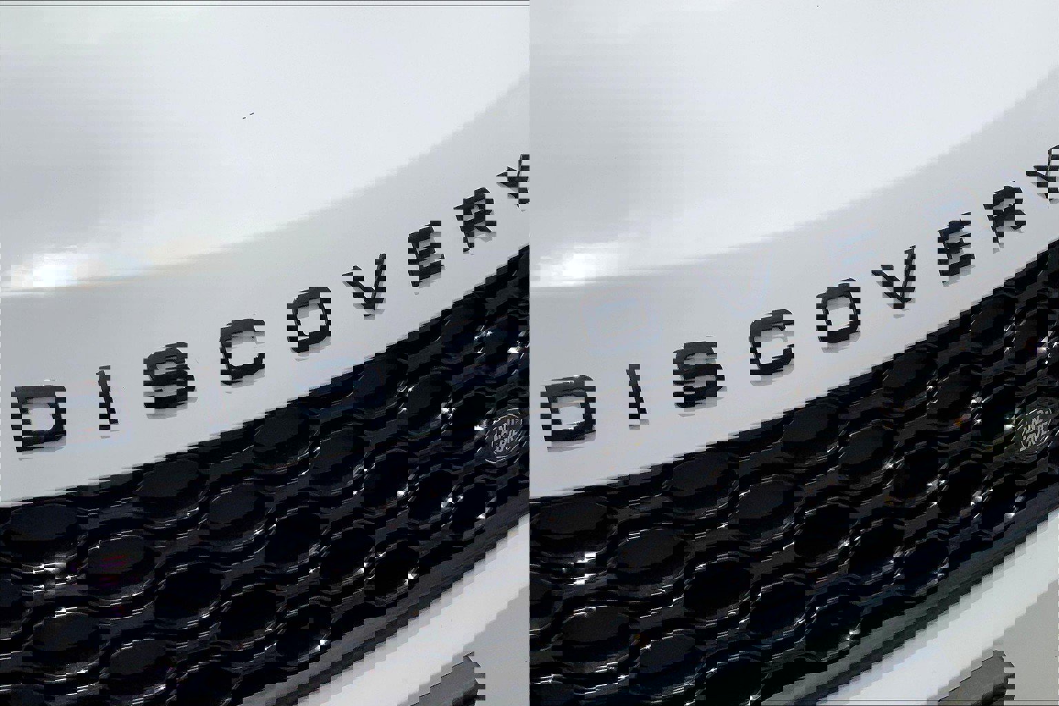 2025 Land Rover Discovery SE photo 4