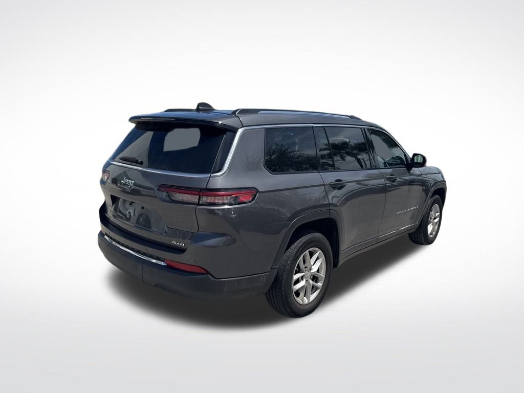 2023 Jeep Grand Cherokee Laredo photo 2
