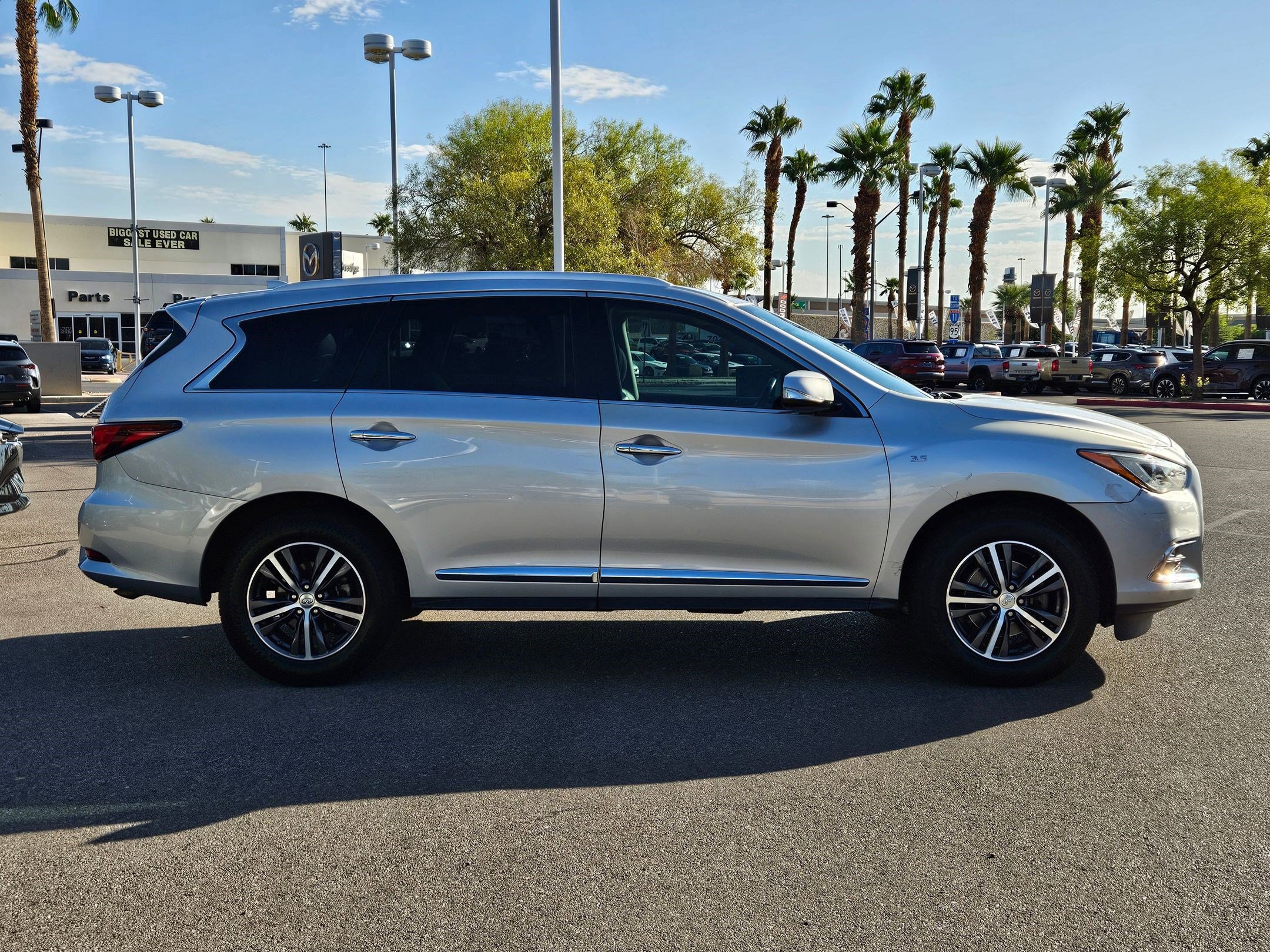 2017 Infiniti QX60 Base photo 6