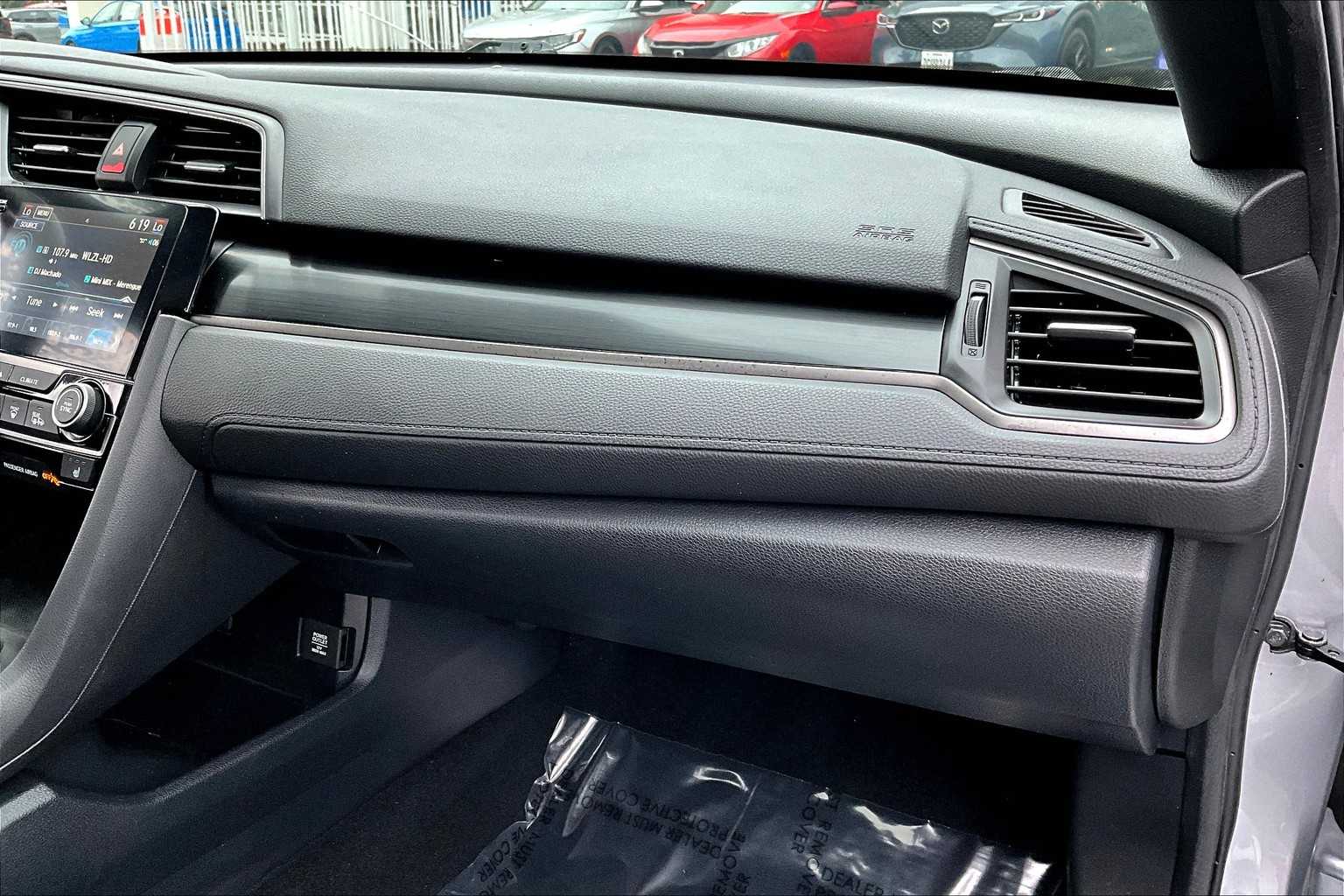 2021 Honda Civic Hatchback EX photo 17