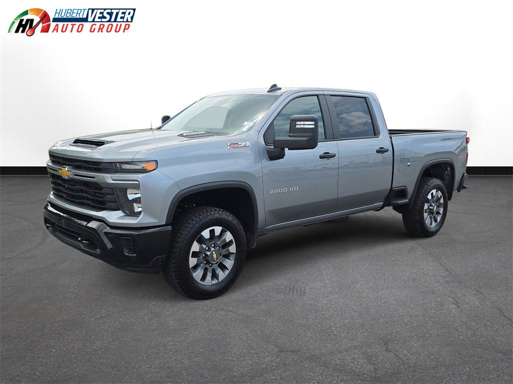 2025 Chevrolet Silverado 2500HD Custom photo 2