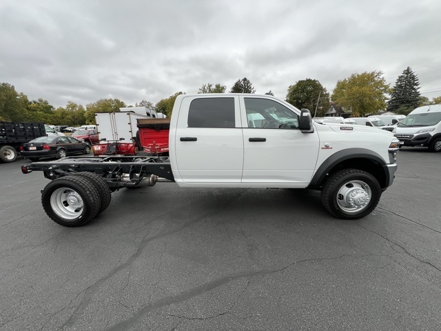 2026 Ram 5500 Tradesman photo 2