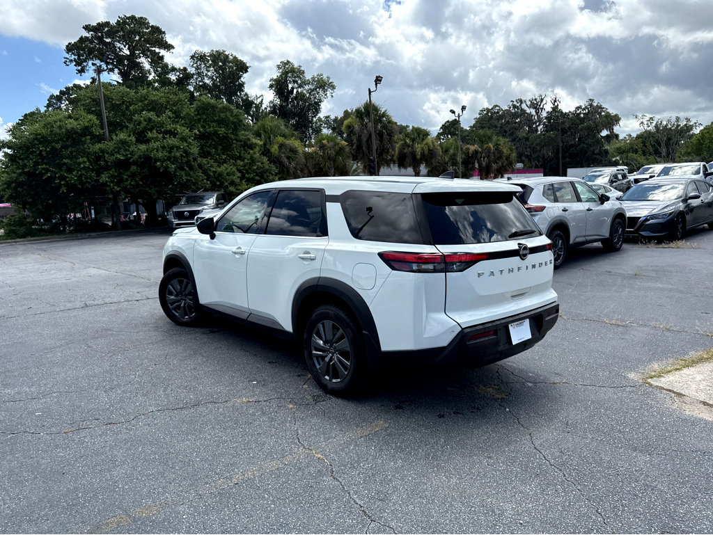 2024 Nissan Pathfinder S photo 29