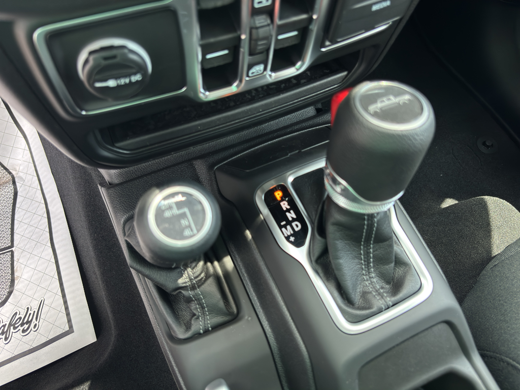 2025 Jeep Gladiator Sport photo 22