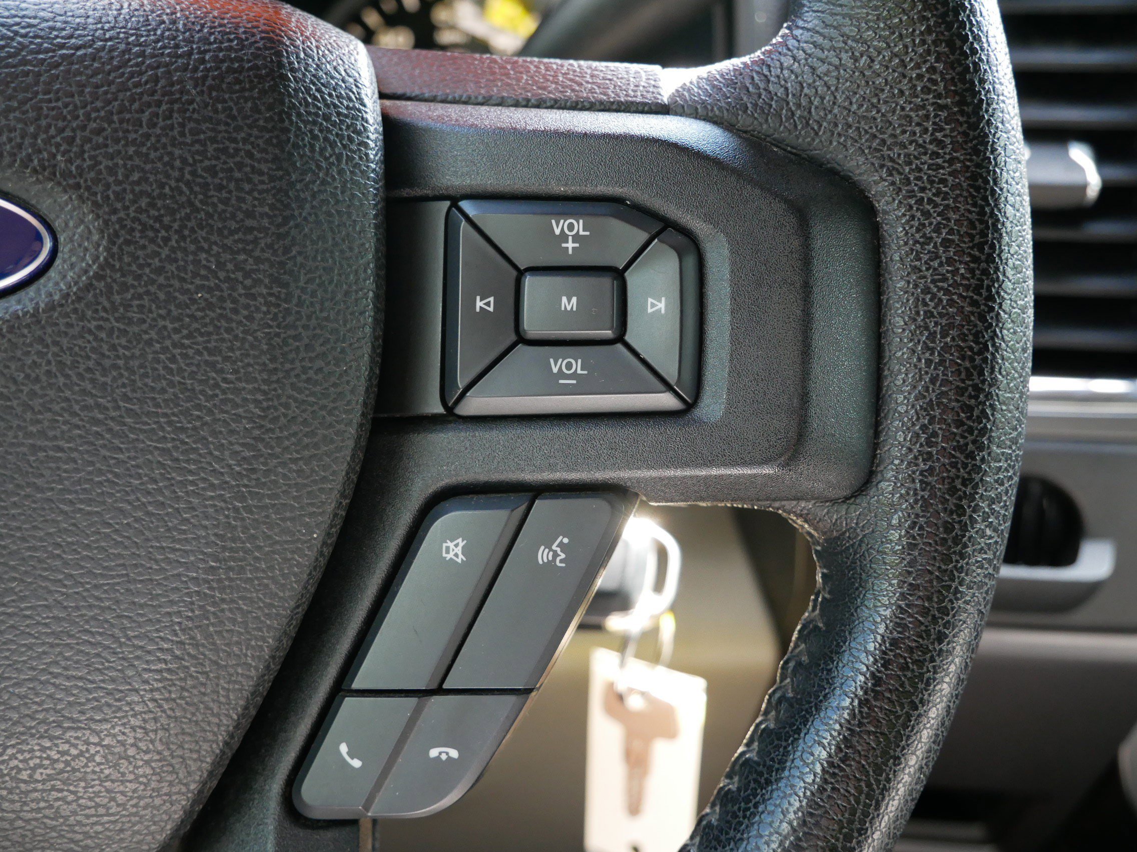 2016 Ford F-150 XLT photo 25