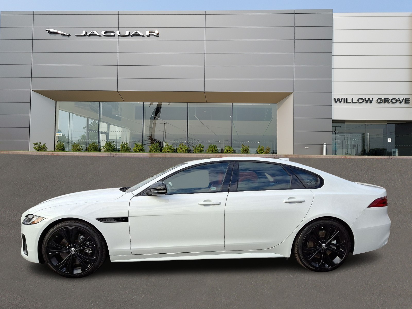 2024 Jaguar XF R-Dynamic SE P250 photo 3