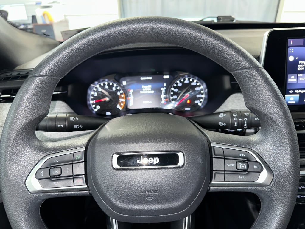 2025 Jeep Compass Sport photo 4