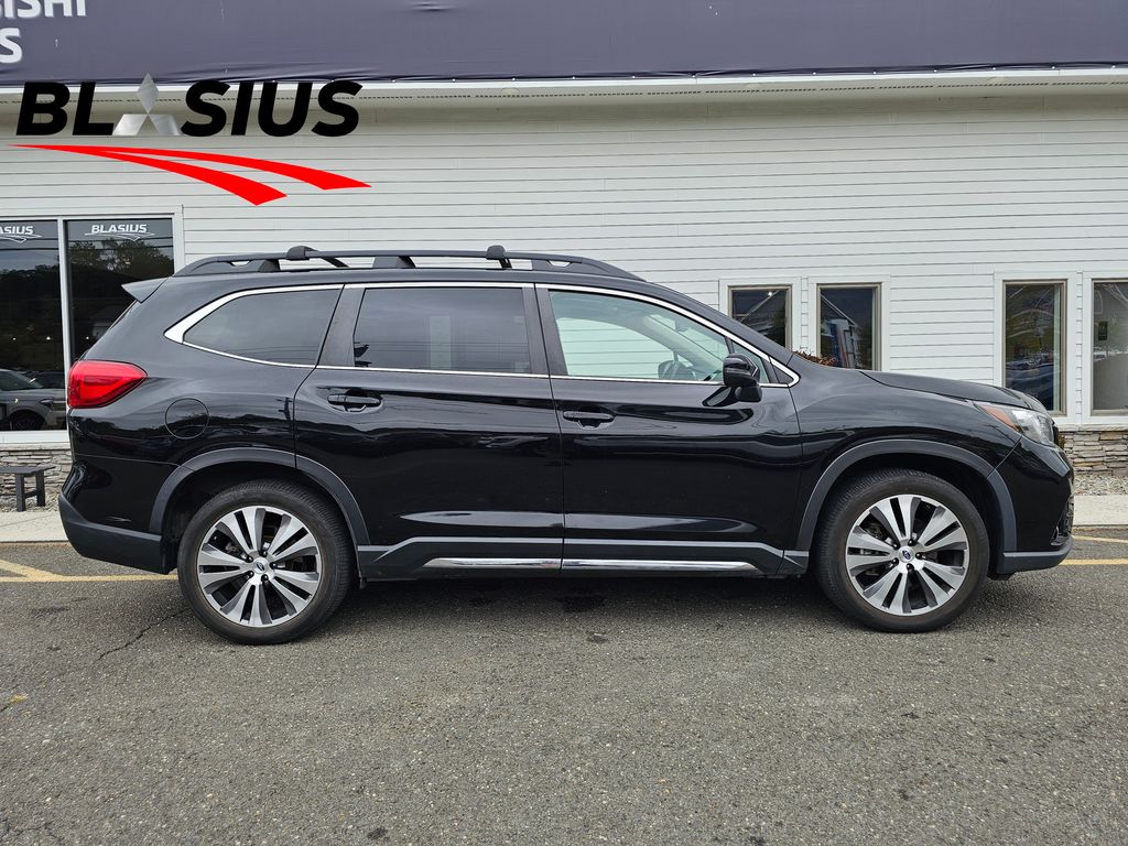 2022 Subaru Ascent Limited photo 4