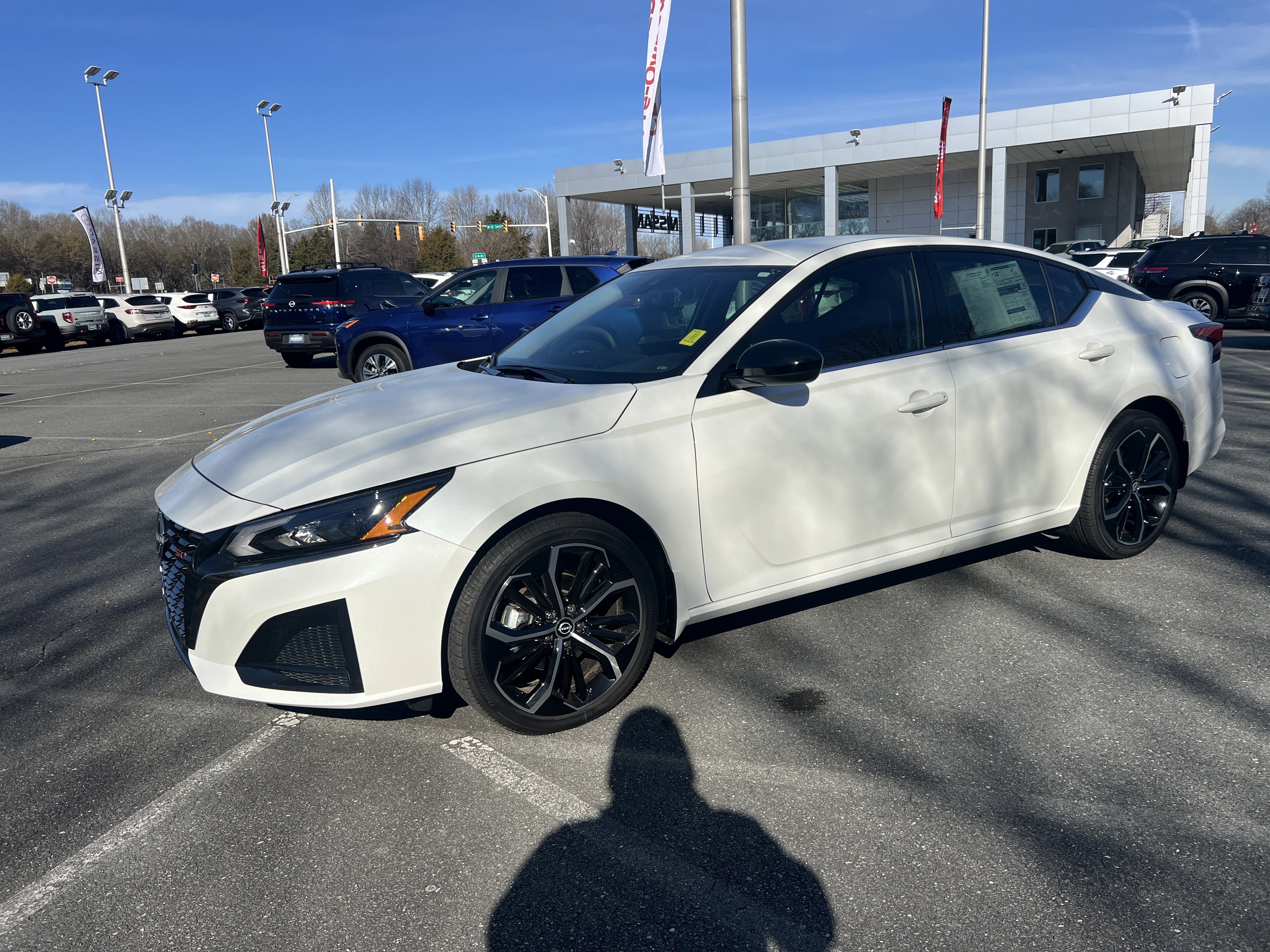 2025 Nissan Altima SR's photo