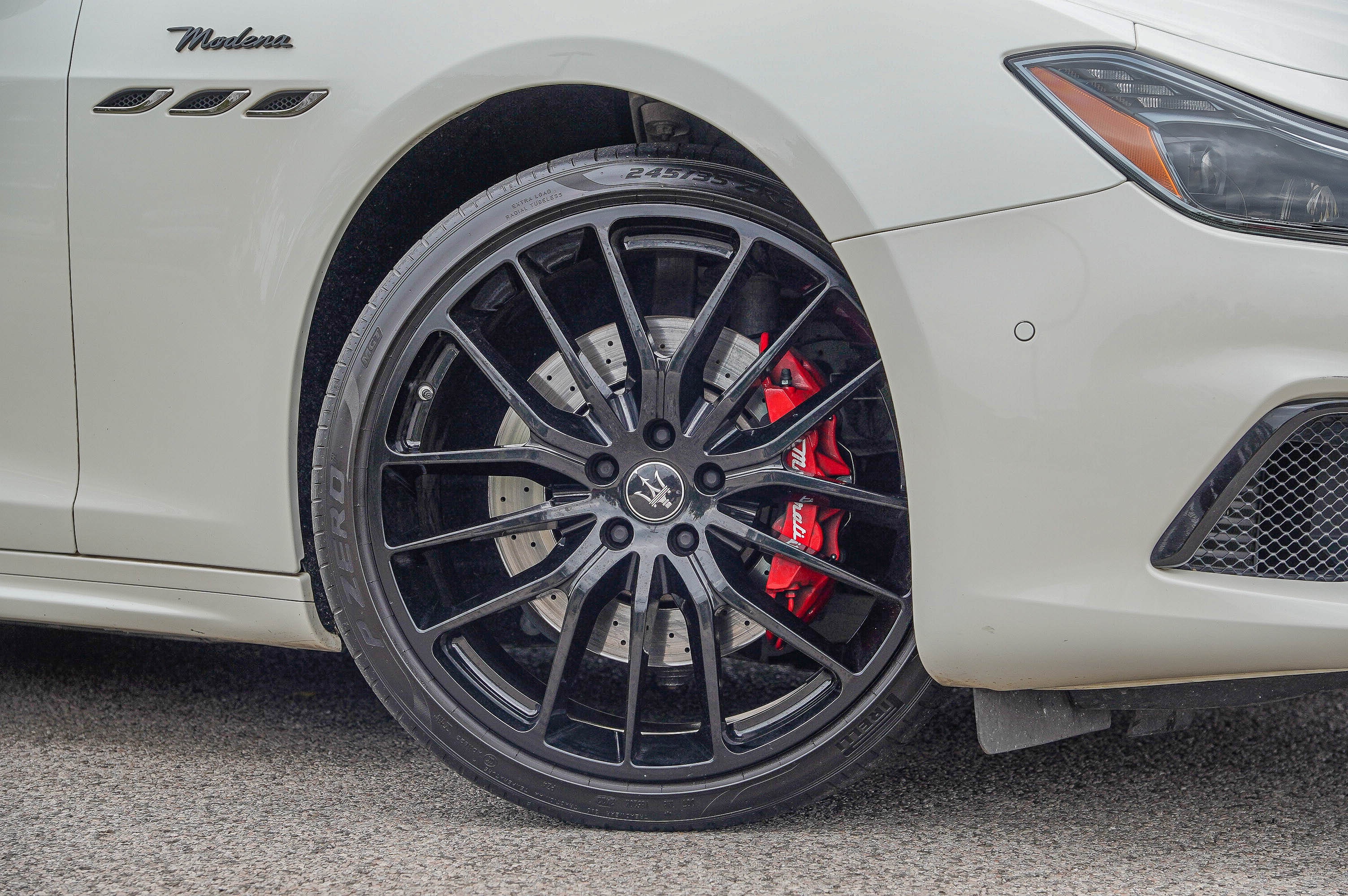 2022 Maserati Ghibli Modena Q4 photo 2