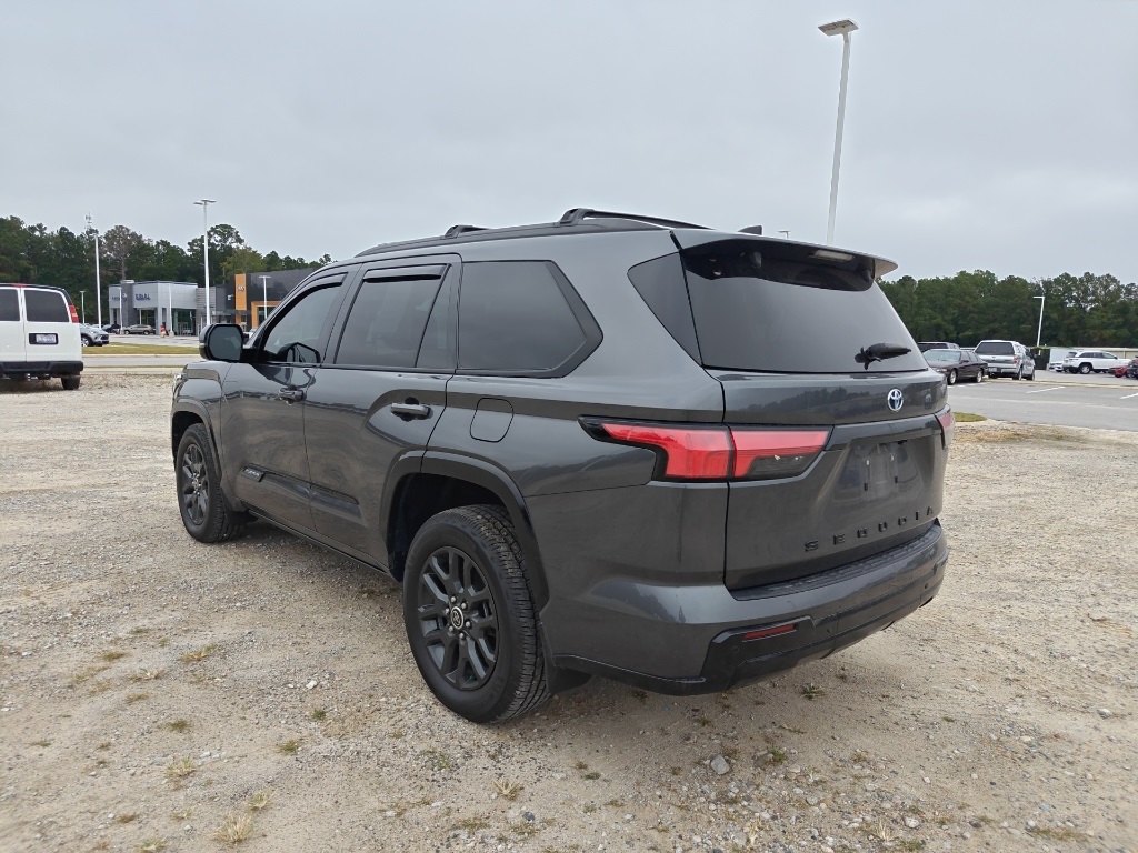 2023 Toyota Sequoia Platinum photo 4