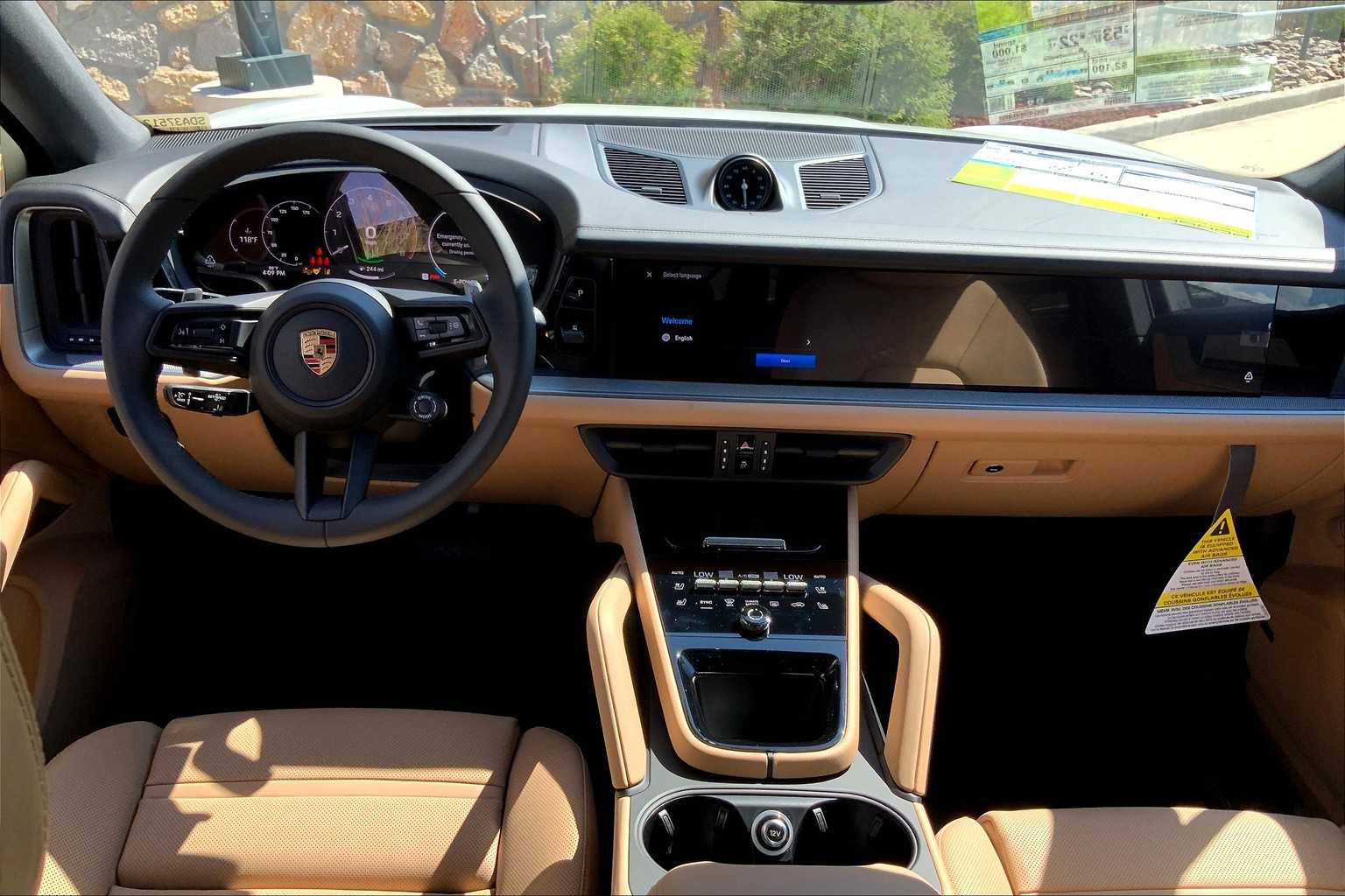 2025 Porsche Cayenne E-Hybrid Coupe photo 13