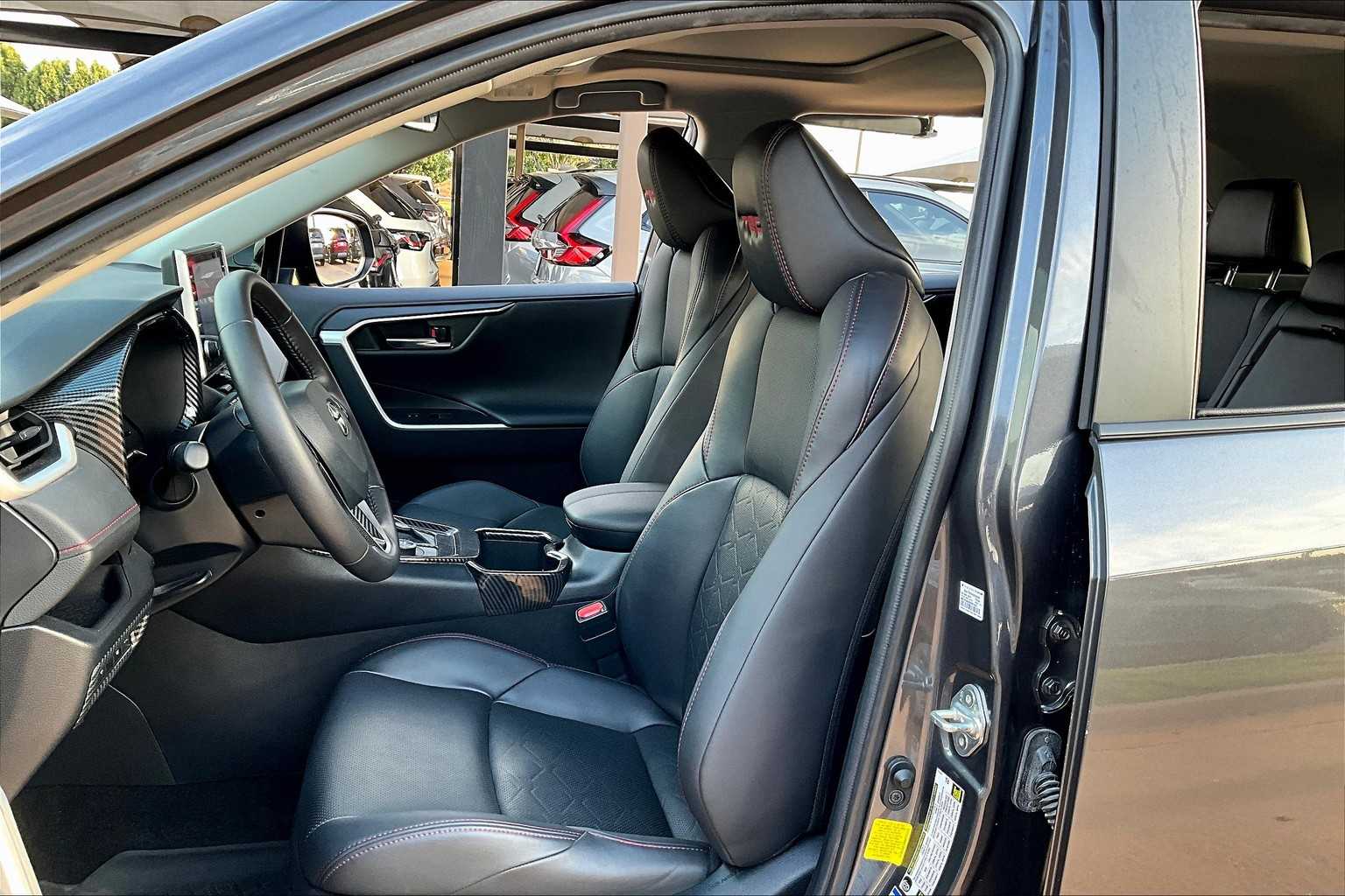 2022 Toyota RAV4 TRD photo 7