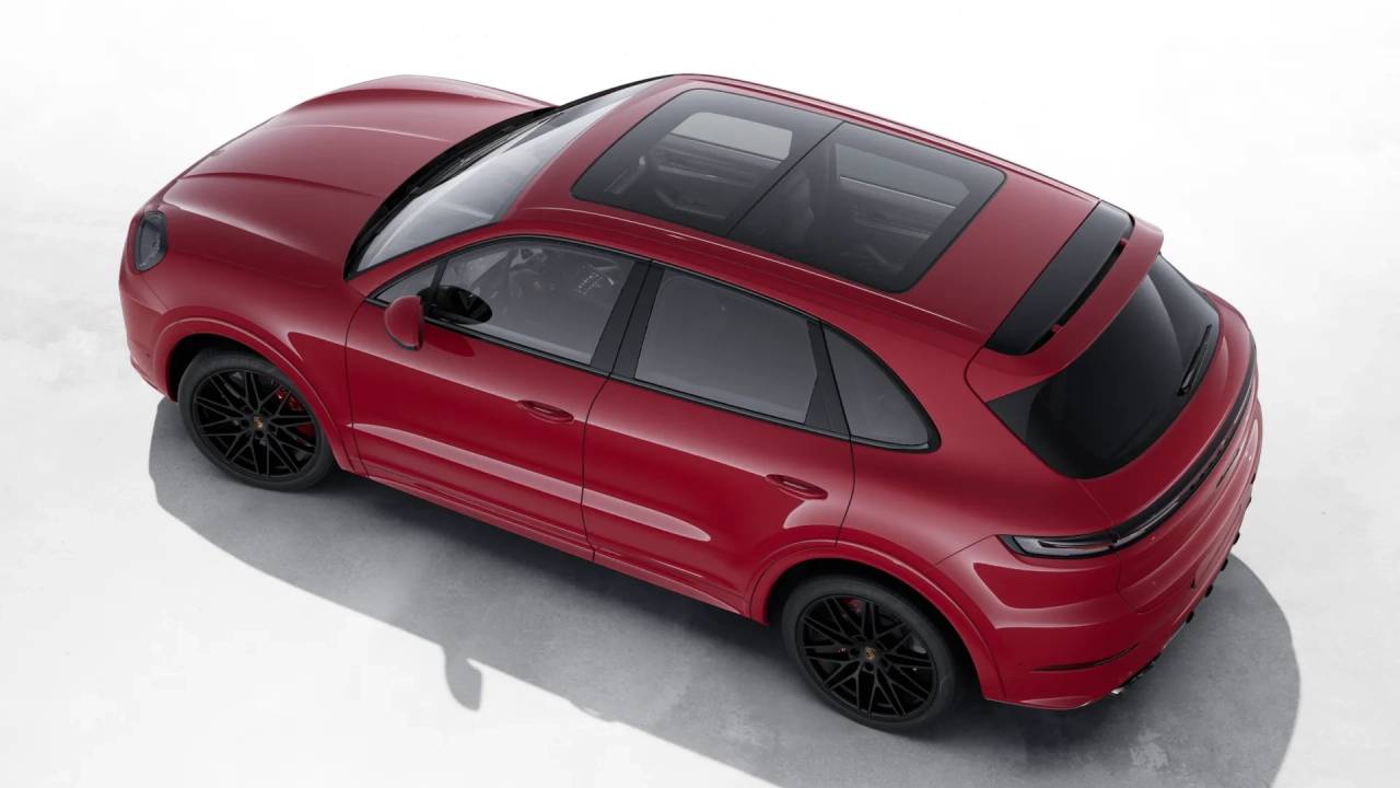 2026 Porsche Cayenne S photo 4