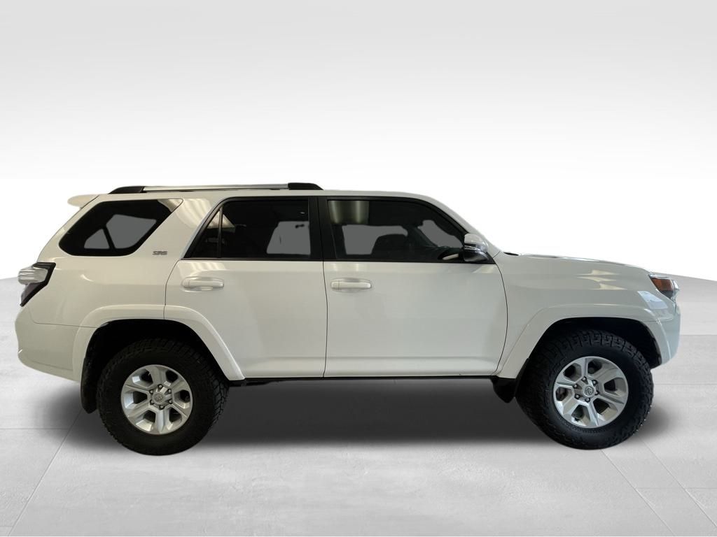 2023 Toyota 4Runner SR5 Premium photo 4