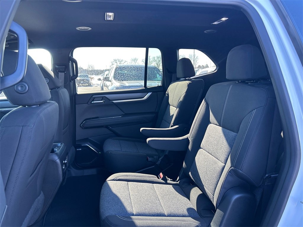 2026 GMC ACADIA - Image 32