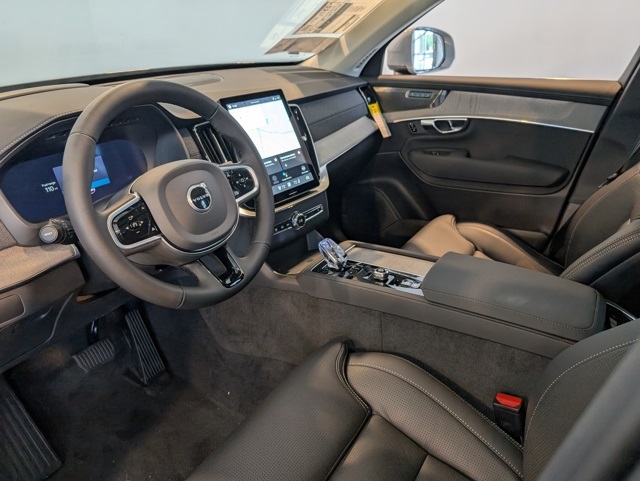 2026 Volvo XC90 Plus photo 11