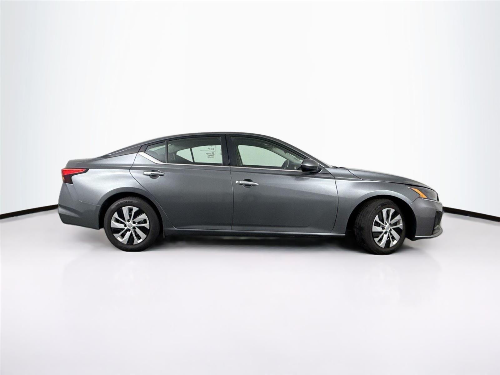 2023 Nissan Altima 2.5 S photo 3
