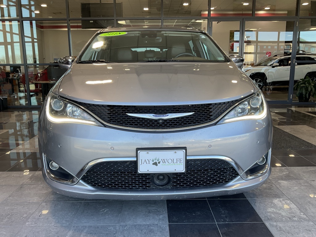 Used 2018 Chrysler Pacifica Limited with VIN 2C4RC1GG5JR365109 for sale in Kansas City