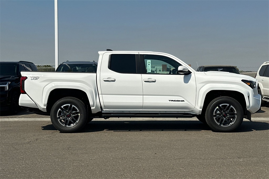 2025 Toyota Tacoma TRD Sport 4x4 Double Cab photo 3