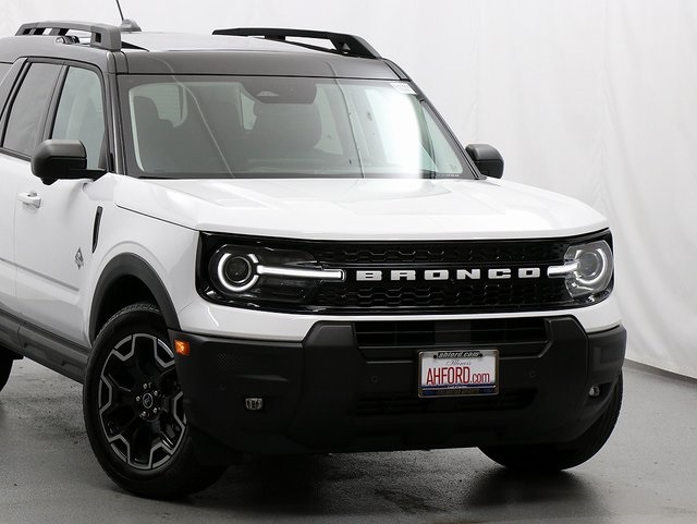 2025 Ford Bronco Sport Outer Banks photo 2