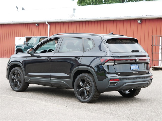 2025 Volkswagen Taos SE photo 2