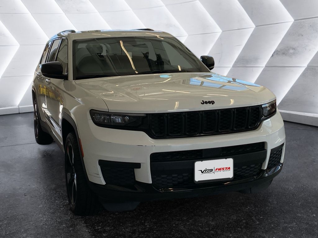 2023 Jeep Grand Cherokee L Altitude's photo