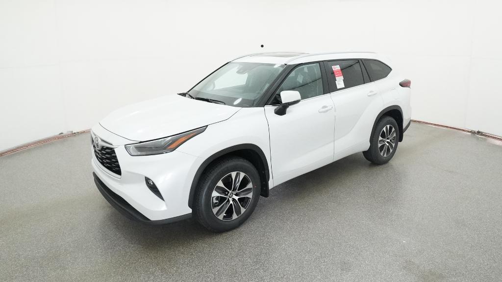 2026 Toyota Highlander XLE's photo