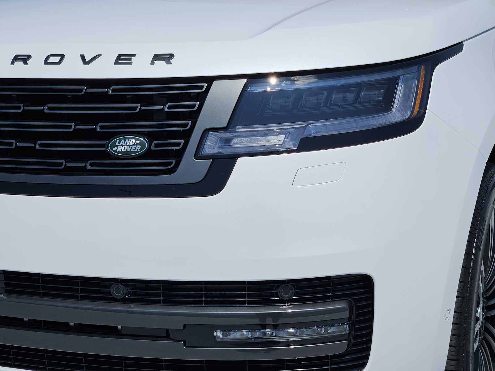2025 Land Rover Range Rover SE photo 8