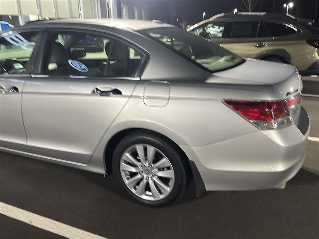 2011 Honda Accord EX-L V6's photo